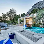 Rita Mit Blick Auf Wasser By Interhome Сasa de vacaciones Makarska