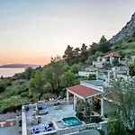 Rita Mit Blick Auf Wasser By Interhome Сasa de vacaciones Makarska